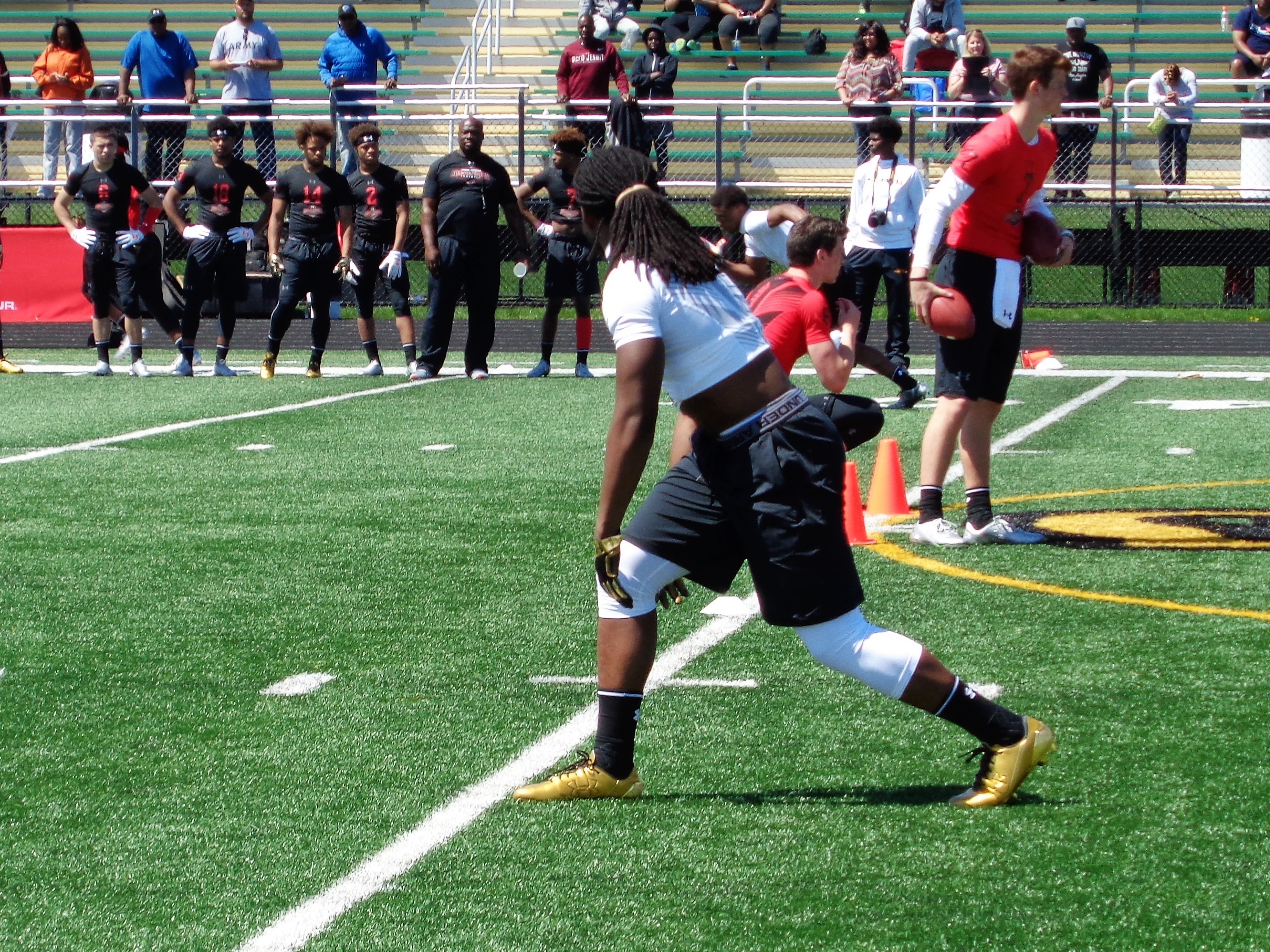 RB-WR Justin Hall